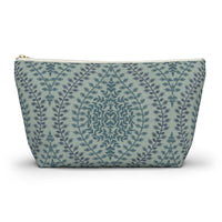 Mumbai Lace Accessory Pouch w T-bottom in Green